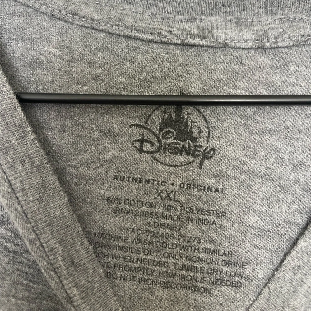 Disney Pinocchio Gray T-Shirt “no strings attached” - Picture 3 of 3